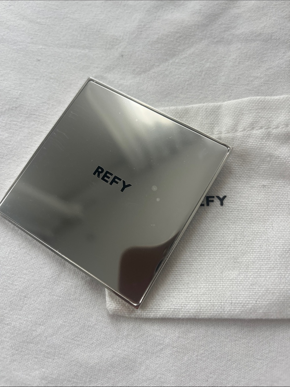REFY Compact Mirror - Picture 3 of 3